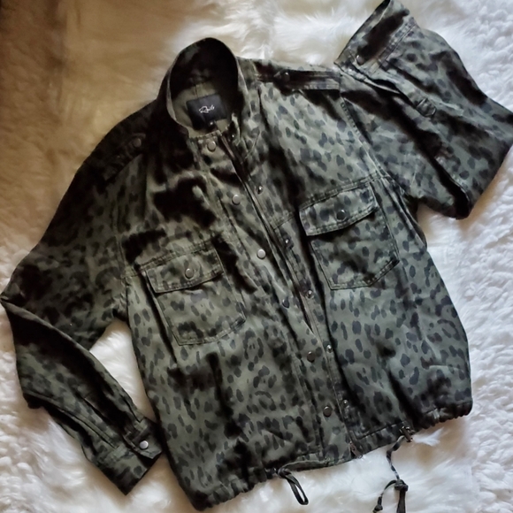 Cheetah 🐆 Utility Jacket - Picture 3 of 8